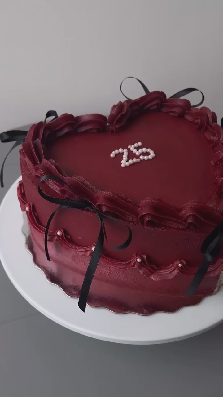 Classic Ribbon Cake Design