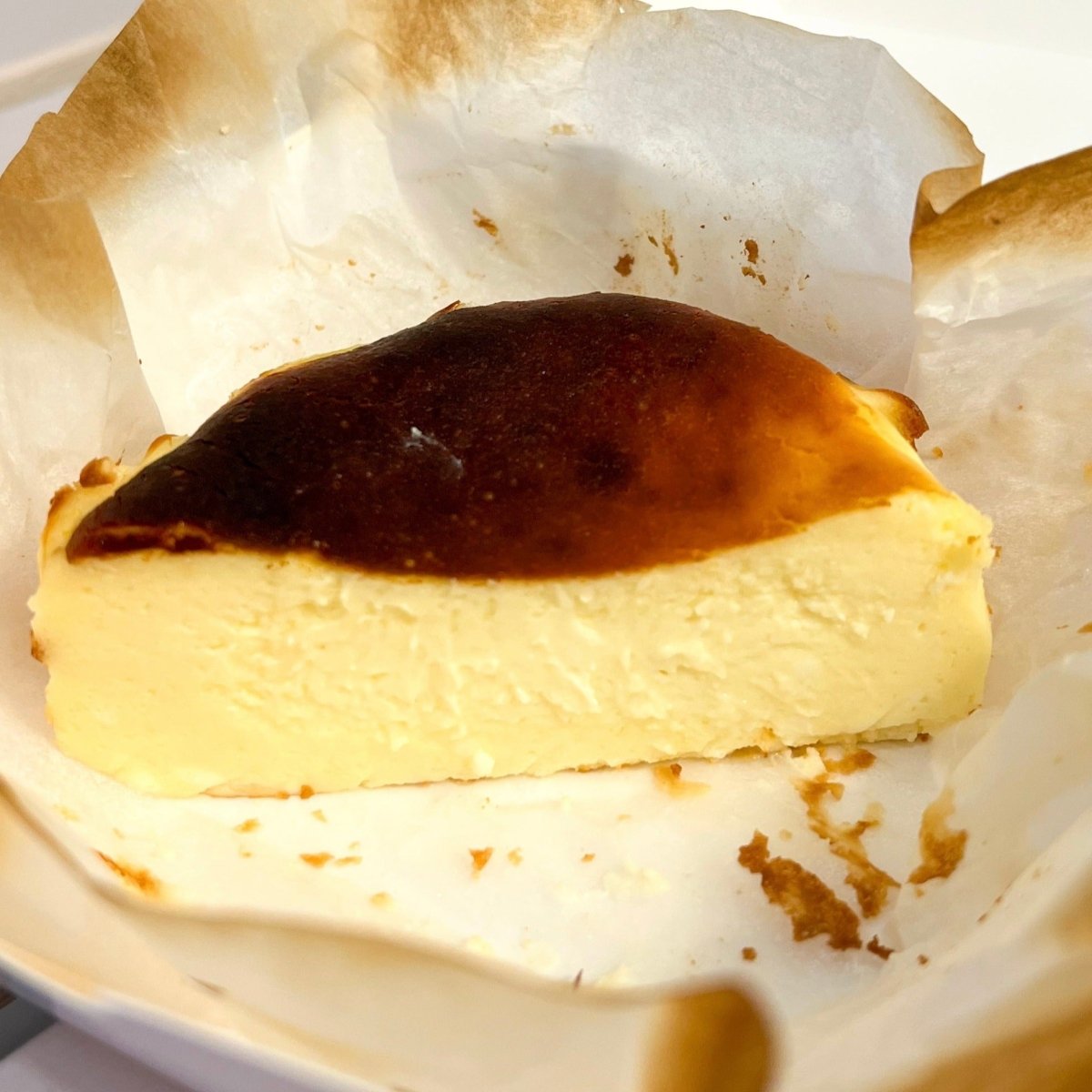 Melty burnt basque cheesecake in Toronto. Dessert that you can never have enough.